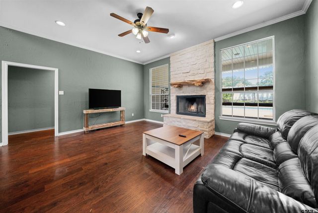 10377 Mountain View Rd, Whitehouse, TX 75791