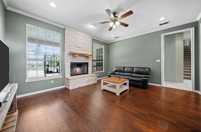 10377 Mountain View Rd, Whitehouse, TX 75791