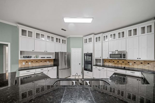 10377 Mountain View Rd, Whitehouse, TX 75791