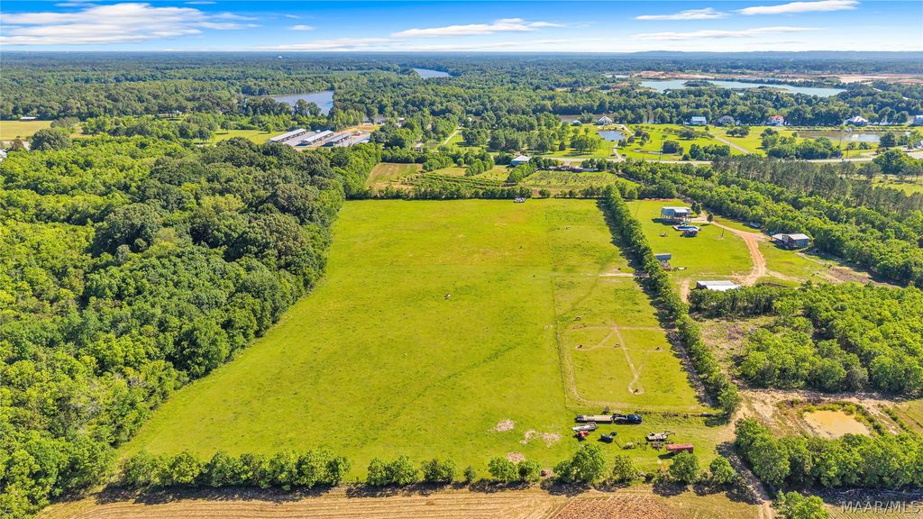 2364 Alabama River Parkway, Millbrook, AL 36054