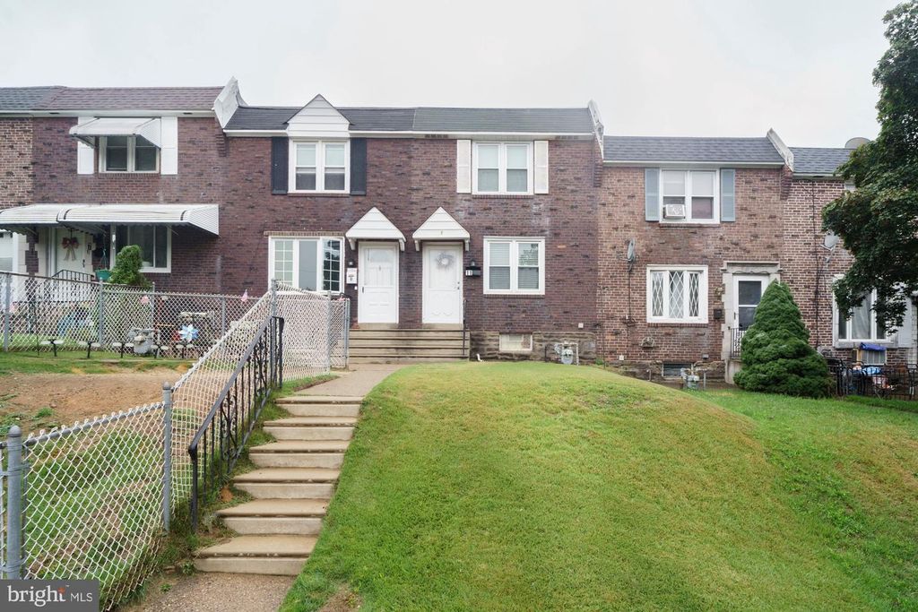 11 WINTHROP DR, Darby, PA 19023