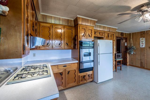 570 Hospital Dr, Raceland, LA 70394