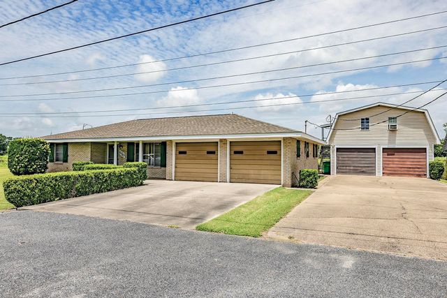 570 Hospital Dr, Raceland, LA 70394