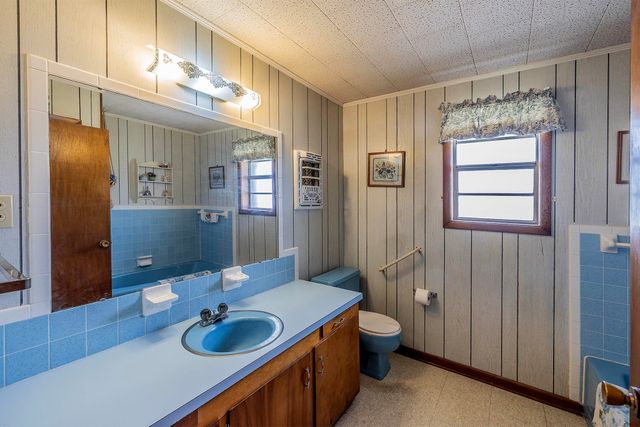 570 Hospital Dr, Raceland, LA 70394