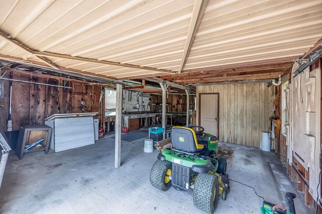 570 Hospital Dr, Raceland, LA 70394