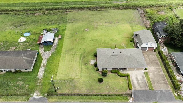 570 Hospital Dr, Raceland, LA 70394