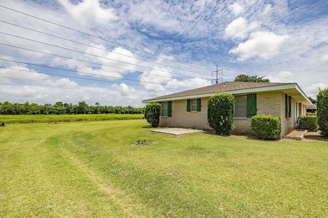 570 Hospital Dr, Raceland, LA 70394