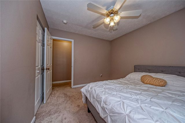 1001 Chelsea Dr, North Fayette, PA 15126