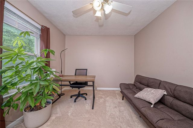 1001 Chelsea Dr, North Fayette, PA 15126