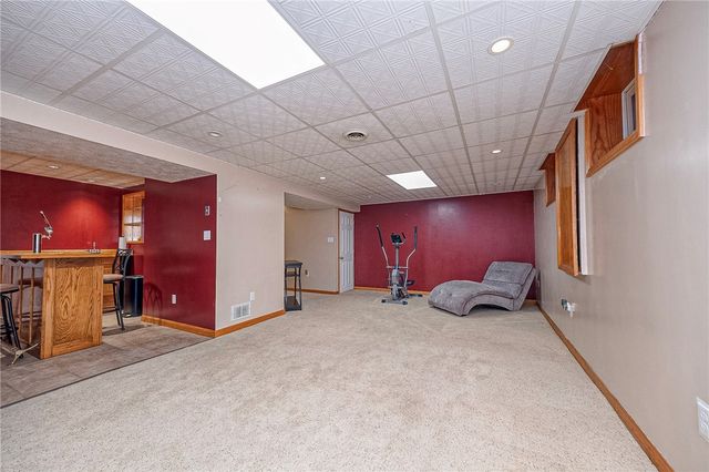 1001 Chelsea Dr, North Fayette, PA 15126