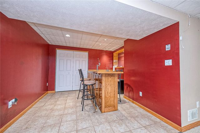 1001 Chelsea Dr, North Fayette, PA 15126