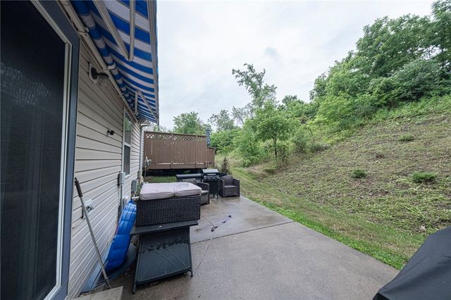 1001 Chelsea Dr, North Fayette, PA 15126