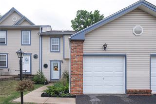 1001 Chelsea Dr, North Fayette, PA 15126
