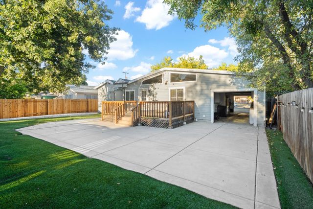2651 Hawthorne St, Sacramento, CA 95815