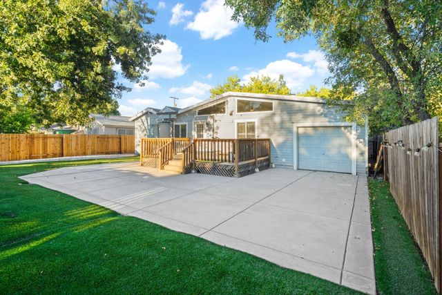 2651 Hawthorne St, Sacramento, CA 95815