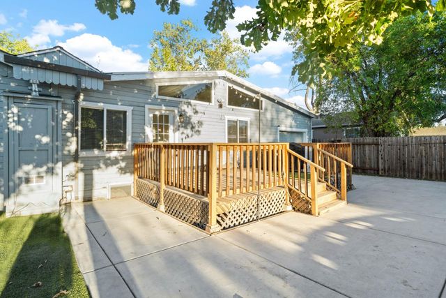 2651 Hawthorne St, Sacramento, CA 95815