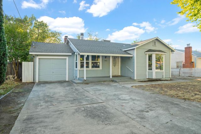 2651 Hawthorne St, Sacramento, CA 95815