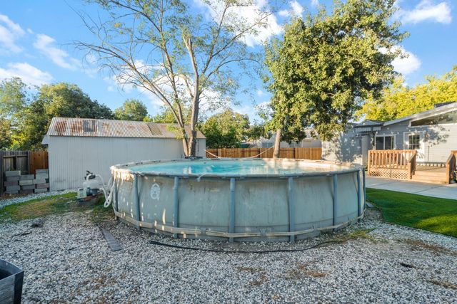 2651 Hawthorne St, Sacramento, CA 95815