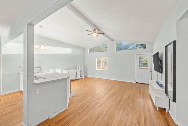 2651 Hawthorne St, Sacramento, CA 95815