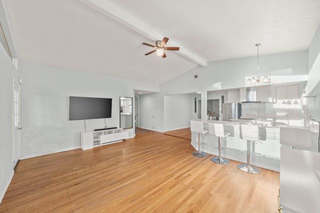 2651 Hawthorne St, Sacramento, CA 95815