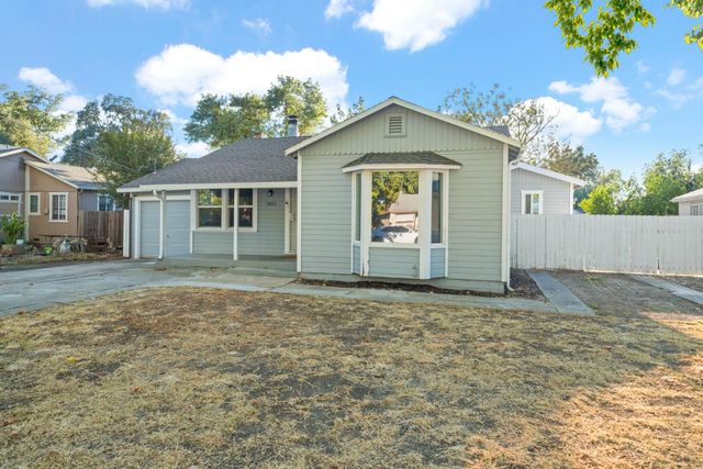 2651 Hawthorne St, Sacramento, CA 95815