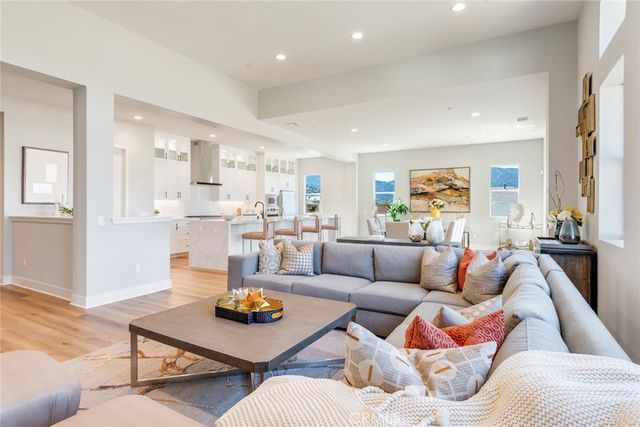 6533 Canyon Oaks, Simi Valley, CA 93063