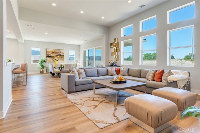 6533 Canyon Oaks, Simi Valley, CA 93063