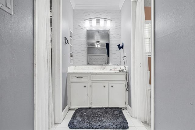 4903 Rainwater Drive, Pasadena, TX 77505