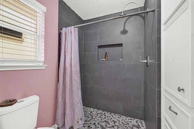 4903 Rainwater Drive, Pasadena, TX 77505