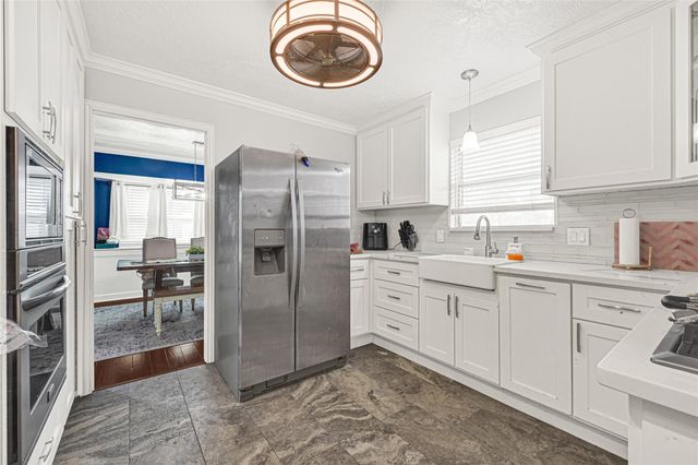 4903 Rainwater Drive, Pasadena, TX 77505