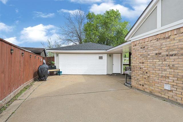 4903 Rainwater Drive, Pasadena, TX 77505