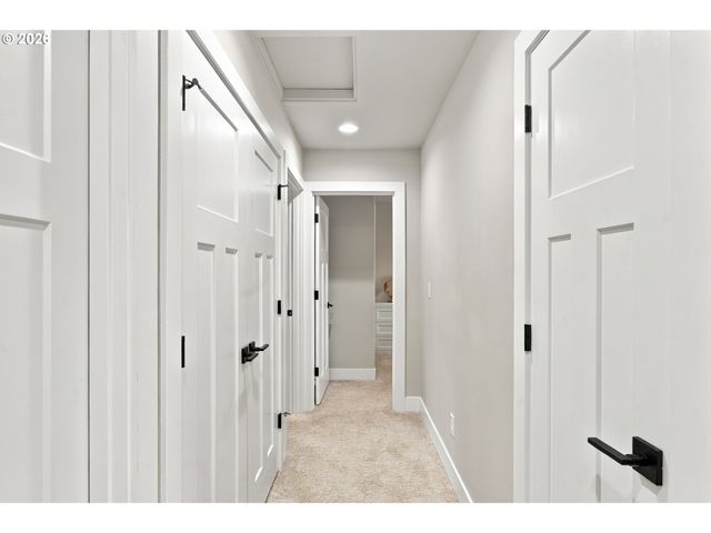 665 W 9TH St, La Center, WA 98629