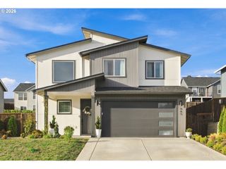 665 W 9TH St, La Center, WA 98629