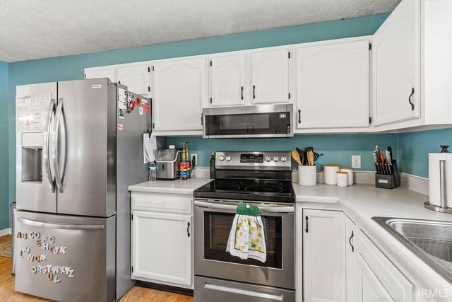 1804 E Springfield Drive, Warsaw, IN 46580