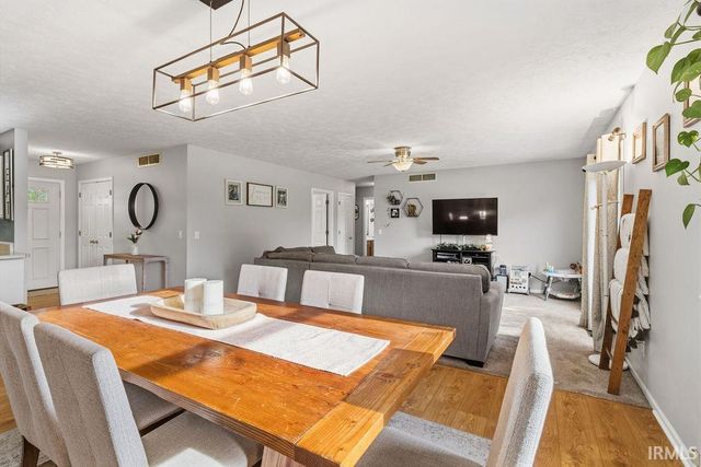 1804 E Springfield Drive, Warsaw, IN 46580