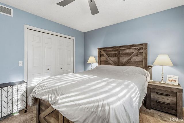 1804 E Springfield Drive, Warsaw, IN 46580