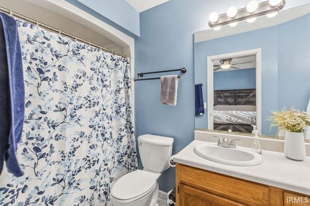 1804 E Springfield Drive, Warsaw, IN 46580