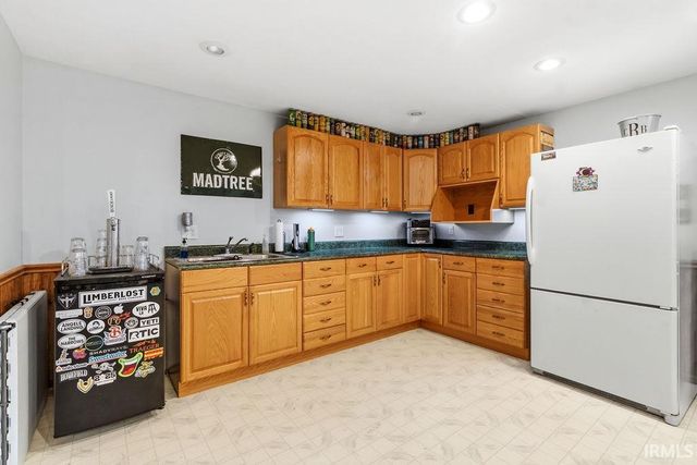 1804 E Springfield Drive, Warsaw, IN 46580