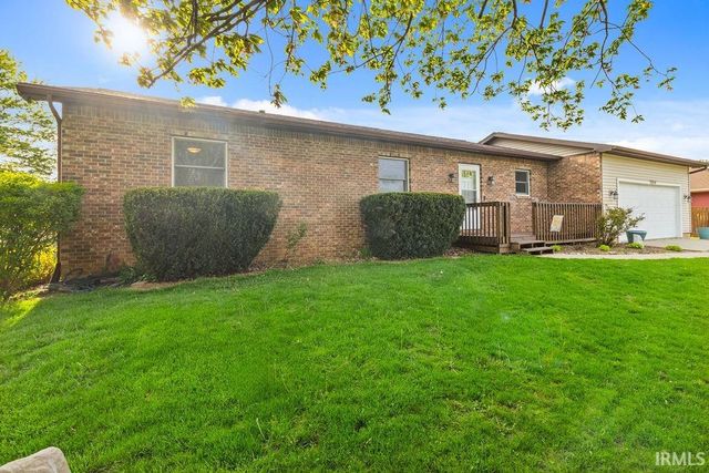 1804 E Springfield Drive, Warsaw, IN 46580