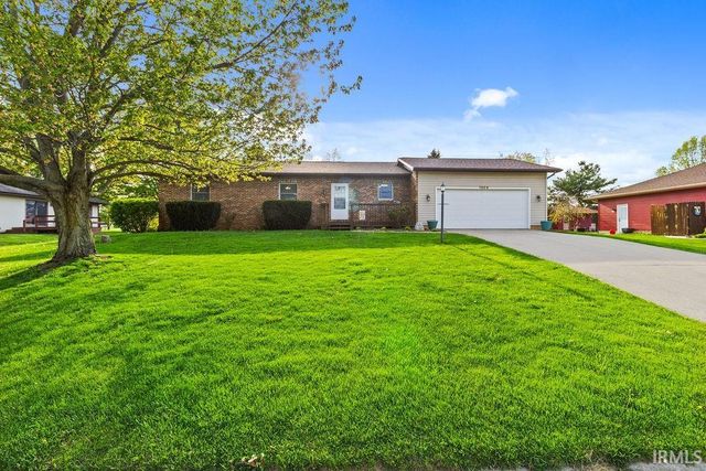 1804 E Springfield Drive, Warsaw, IN 46580
