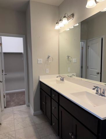 228 Castlefields ST, Hutto, TX 78634