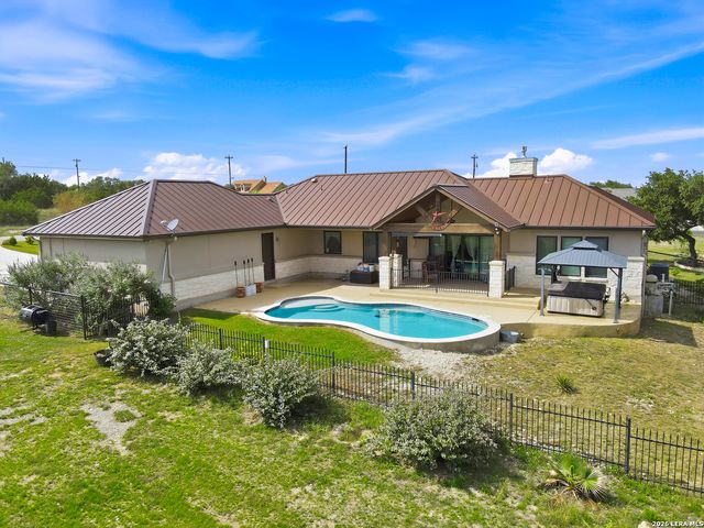 103 William Tobin, Blanco, TX 78606