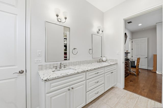 103 William Tobin, Blanco, TX 78606