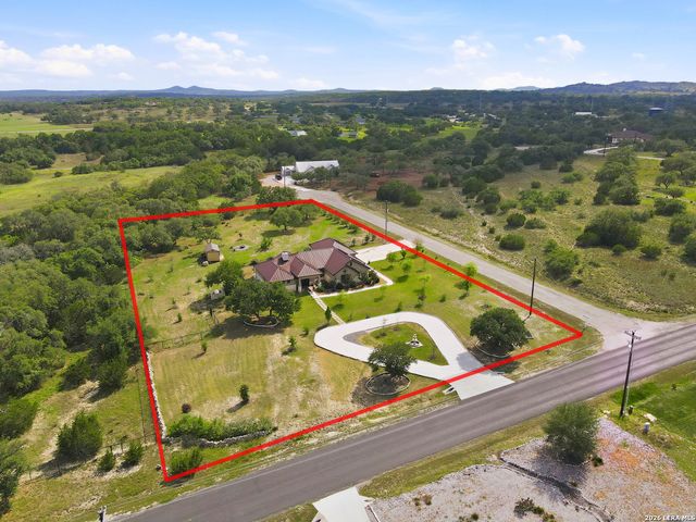 103 William Tobin, Blanco, TX 78606