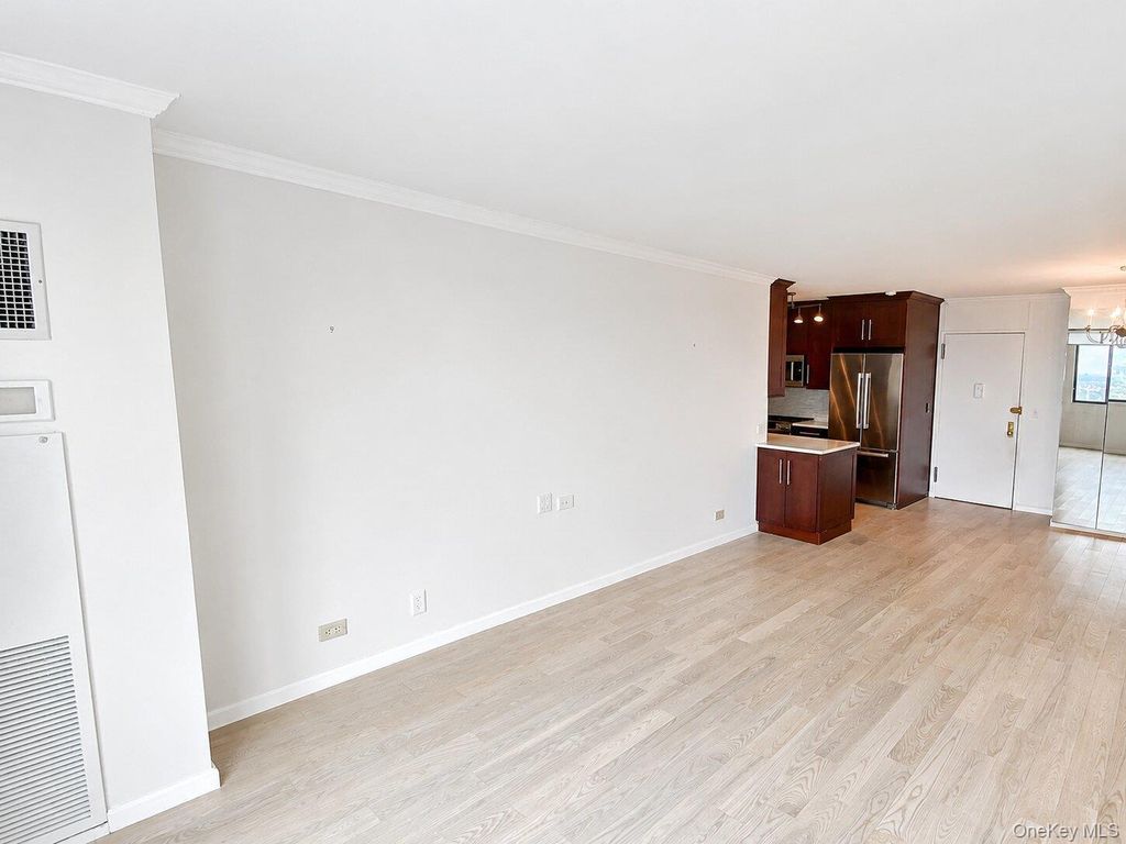 26910 Grand Central Parkway 31P, Floral Park, NY 11005 — photo 4