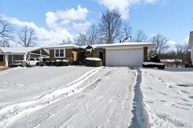 946 Tree Trails Lane, Fenton, MO 63026