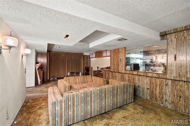 946 Tree Trails Lane, Fenton, MO 63026