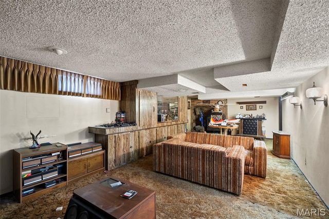 946 Tree Trails Lane, Fenton, MO 63026