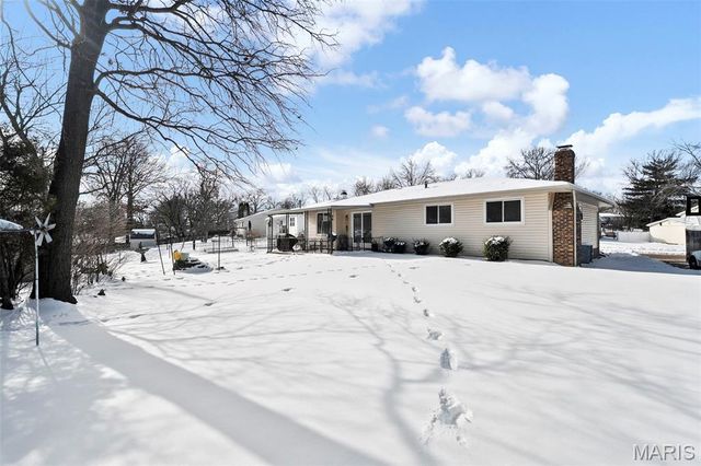 946 Tree Trails Lane, Fenton, MO 63026