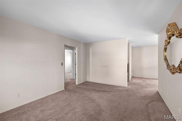 946 Tree Trails Lane, Fenton, MO 63026